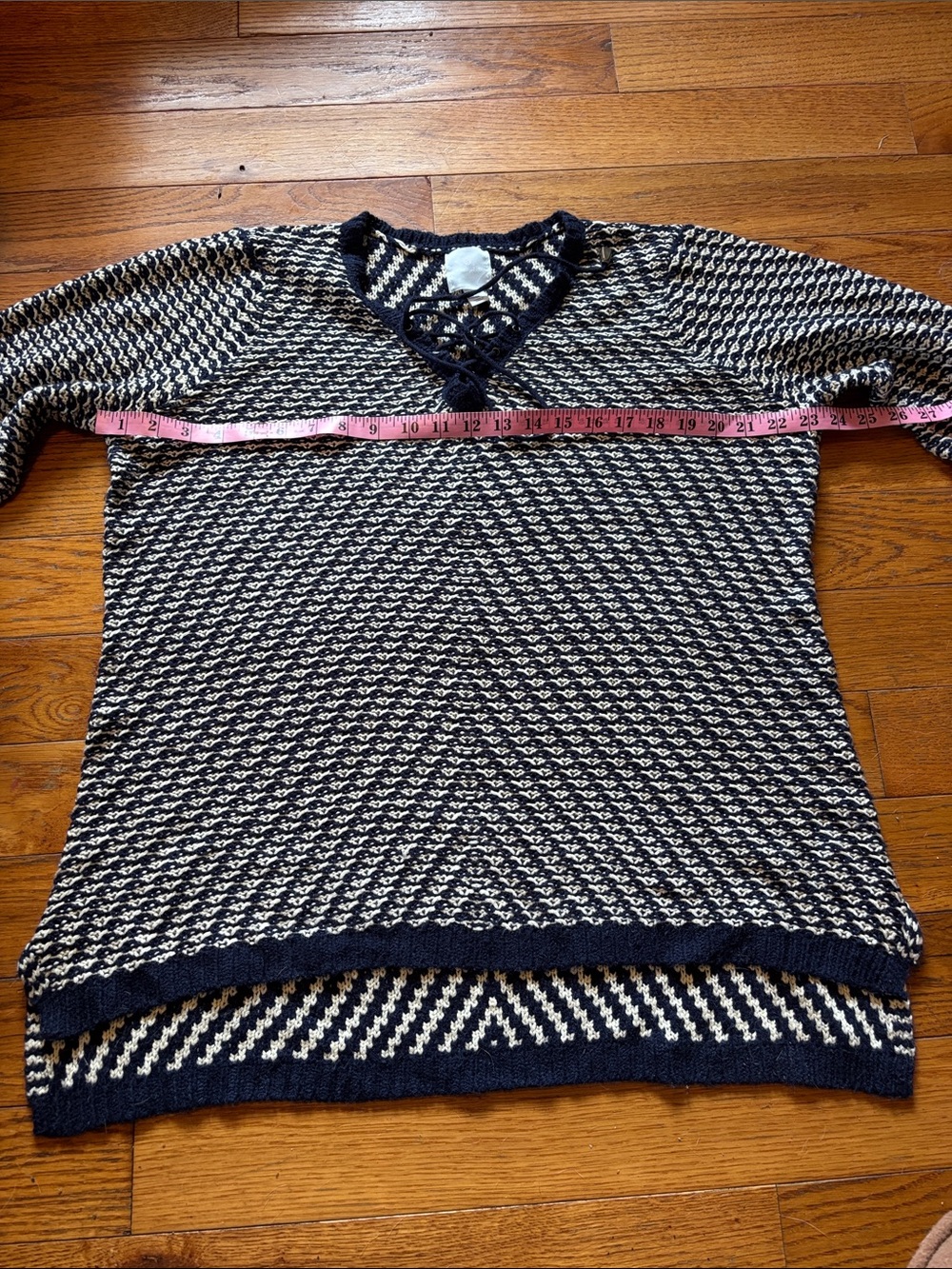 sundays Navy and Cream V-Neck Textured Knit Sweater RR